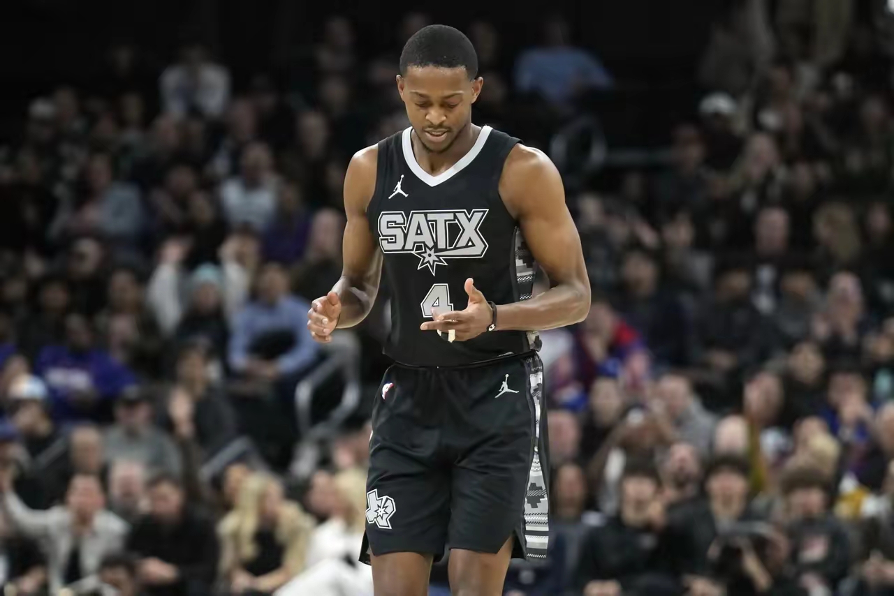 马刺主场告捷，成功击败开拓者