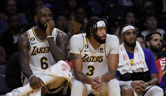 湖人客场击败爵士,遭遇连败 湖人客场击败爵士,遭遇连败